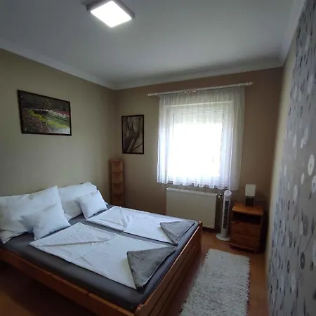 Apartment 17 Gyenesdias