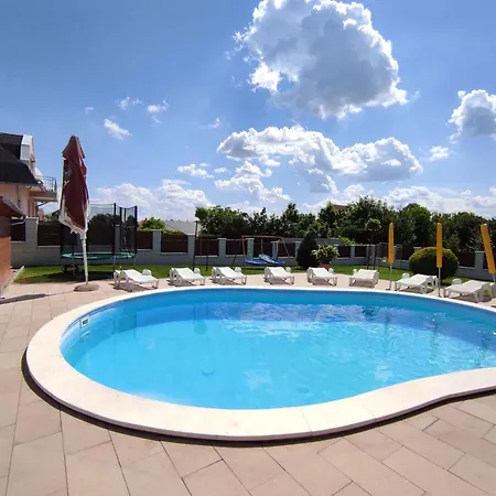 17 Apartment